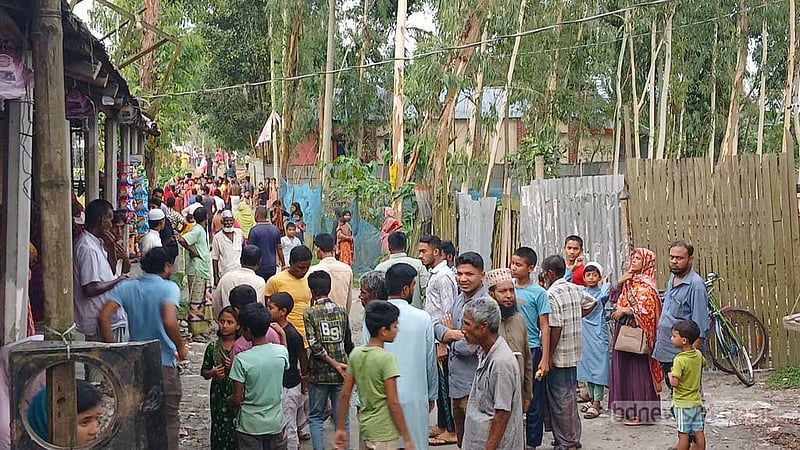 কু‌ড়িগ্রা‌মে গাছ থেকে পড়ে কৃষকের মৃত্যু