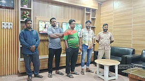 মাদকের আসামি ছাড়াতে থানায় ‘তদবির’: কুষ্টিয়ায় বিএনপি-জামায়াতের ৫ নেতাকর্মী আটক