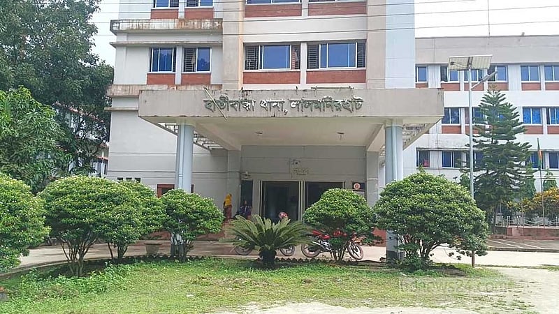 লালমনিরহাটে আসামি ধরতে গিয়ে হামলায় ২ পুলিশ সদস্য আহত