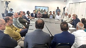 লন্ডনে বাবু-রুপাসহ গ্রেপ্তার সাংবাদিকদের মুক্তির দাবি