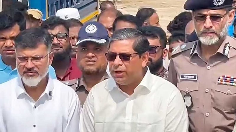 কোরবানির পশু পরিবহনে চাঁদাবাজি হলে ‘কঠোর’ ব্যবস্থা: স্থানীয় সরকার প্রতিমন্ত্রী