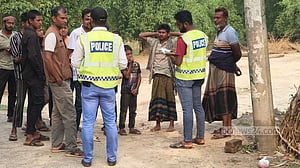 মেহেরপুরে হাতবোমা সদৃশ বস্তু উদ্ধার