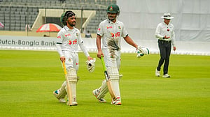 জলের ছিটায় ঝাপসা বাংলাদেশের জয়ের সম্ভাবনা