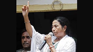 পশ্চিমবঙ্গে তৃণমূলের আধিপত্যে ভাটা, কোন পথে মমতা?