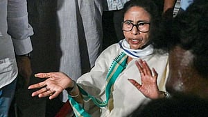 পদত্যাগ করব না, আমাকে বরখাস্ত করুক: হুঙ্কার মমতার