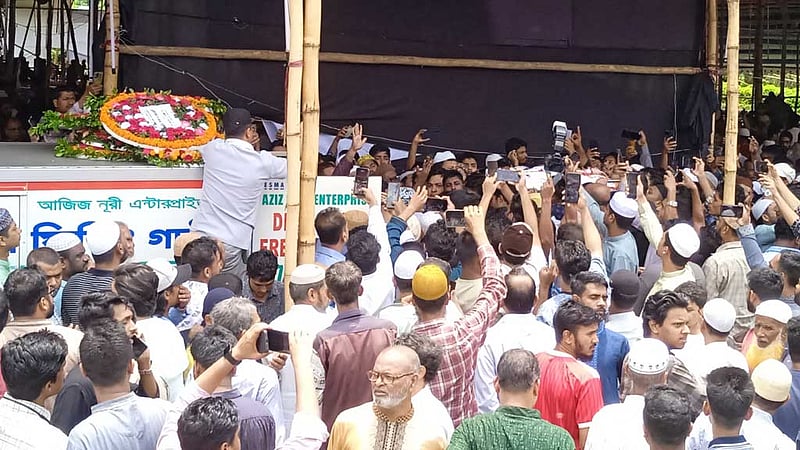কেউ মারা গেলে তার দল থাকতে পারে না: মোশাররফের জানাজা নিয়ে মেয়র শাহাদাত
