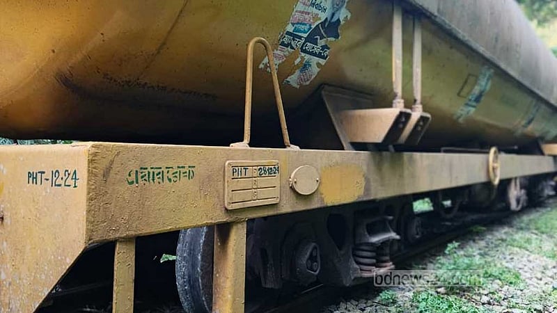 লাউয়াছড়ায় লাইনচ্যুত ট্রেন উদ্ধার, ৫ ঘণ্টা পর সিলেটের পথে রেল স্বাভাবিক