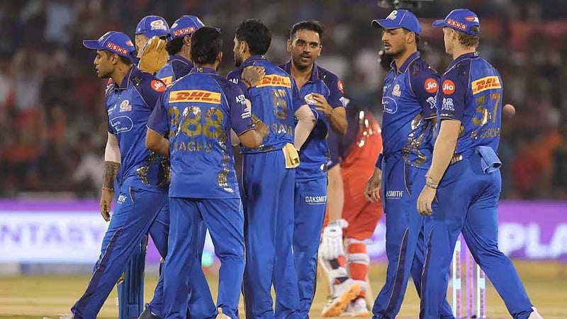শেষ বলের রুদ্ধশ্বাস লড়াইয়ে হেরে রোহিত-সুরিয়াকুমারদের বিদায়