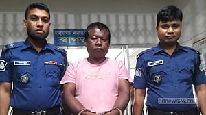 ময়মনসিংহে বাকপ্রতিবন্ধী শিশুকে ‘হত্যার ভয় দেখিয়ে ধর্ষণ’, গ্রেপ্তার ১