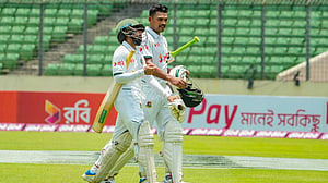 প্রথম দিনের চ্যালেঞ্জে শান্ত-মুমিনুলের দারুণ জবাব