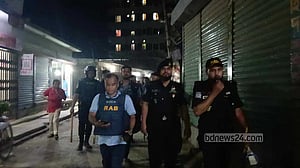 নারায়ণগঞ্জে র‌্যাবের ওপর হামলা: রাতে সাড়াশি অভিযানে মাদকসহ আটক ১০