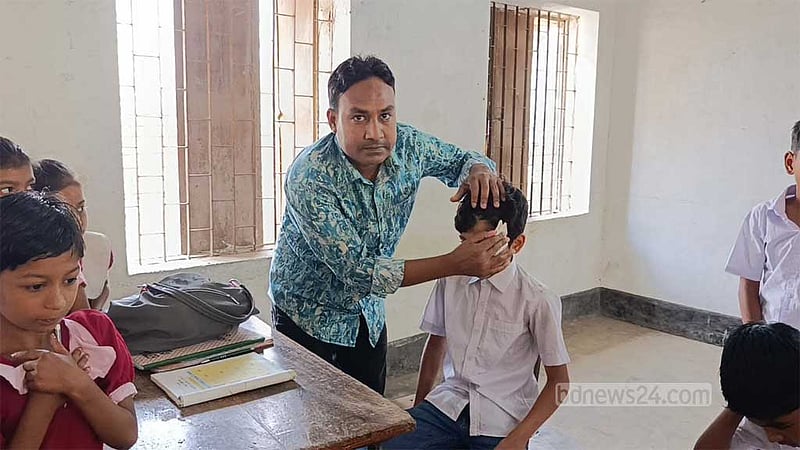 ফতুল্লায় শ্রেণিকক্ষে পাঠদানের সময় খুলে পড়ল সিলিং ফ্যান, আহত ৫ শিক্ষার্থী