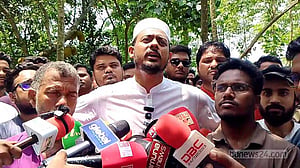 সরকার ব্যর্থ, দ্রুত ‘লাল কার্ড’ দেওয়া হবে: নাসীরুদ্দীন পাটওয়ারী