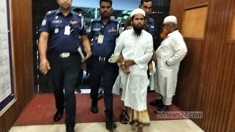 ‘ধর্ষণে’ অন্তঃসত্ত্বা ১১ বছরের ছাত্রী: নেত্রকোণার সেই মাদ্রাসা শিক্ষক কারাগারে