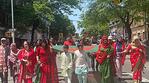 নিউ ইয়র্কে বর্ণিল ‘বাংলাদেশ ডে প্যারেড’