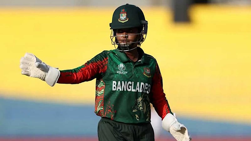 ব্যাট ছুঁড়ে শাস্তি পেলেন নিগার