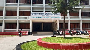 নীলফামারীতে স্কুল ফিডিংয়ের খাবার নিয়ে অভিযোগ, তদন্ত কমিটি গঠন