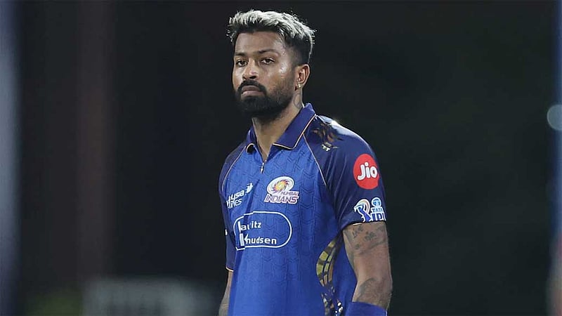 ফেরার ম্যাচে হারের পর পান্ডিয়ার শাস্তি