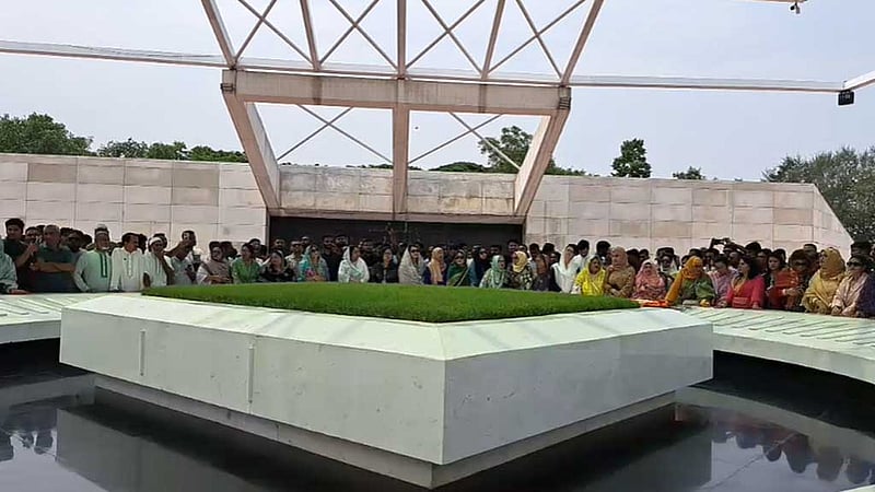 সংরক্ষিত আসনের এমপিরা সংসদে যথাযথ ভূমিকা পালন করবেন: ফখরুল