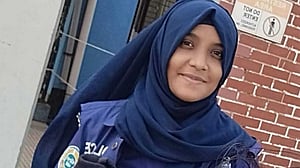 পটুয়াখালীতে নারী পুলিশ সদস্যের ঝুলন্ত লাশ উদ্ধার