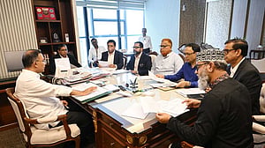 পিরোজপুরের সড়কগুলো দ্রুত মেরামতের নির্দেশ প্রধানমন্ত্রীর