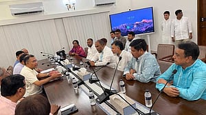 সিটি করপোরেশনের পরিচ্ছন্নতা কর্মীদের ঈদ বোনাস দিলেন প্রধানমন্ত্রী