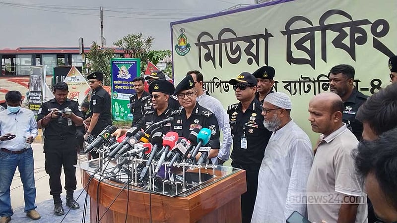 ছিনতাই: হাটে 'ক্যাশলেস লেনদেনে' উৎসাহিত করার কথা বলল র‍্যাব
