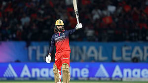 ৯ ছক্কায় পাতিদারের বিধ্বংসী ইনিংসে গুজরাটকে গুঁড়িয়ে ফাইনালে বেঙ্গালুরু