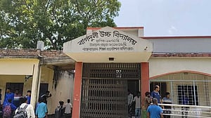 রাজবাড়ীতে ‘শিক্ষকের বেত্রাঘাতে’ হাসপাতালে ভর্তি ছাত্র
