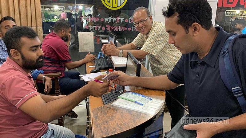 ১২ ঘণ্টা পর রাজশাহী থেকে বাস চলাচল স্বাভাবিক