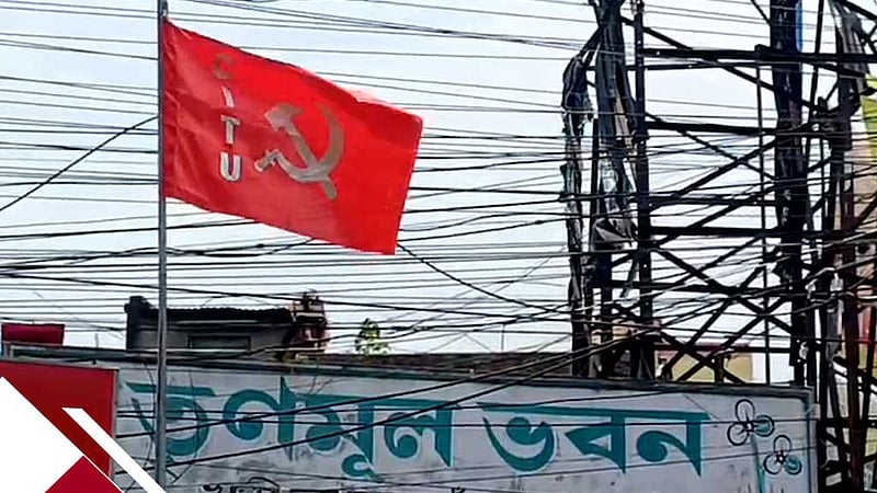 পশ্চিমবঙ্গে পালাবদলে সরল মমতার ছবি, তৃণমূল ভবনে উড়ল লাল পতাকা