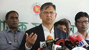 আওয়ামী লীগ আমলে লাইসেন্স পাওয়া ১০ হাজার আগ্নেয়াস্ত্র জমা পড়েনি: স্বরাষ্ট্রমন্ত্রী