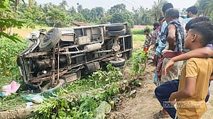 সাতক্ষীরার পিকআপ ও মোটরসাইকেলের সংঘর্ষে নিহত ২