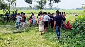 খেলনা ভেবে কুড়িয়ে পাওয়া বোমা শিশুর হাতেই বিস্ফোরণ
