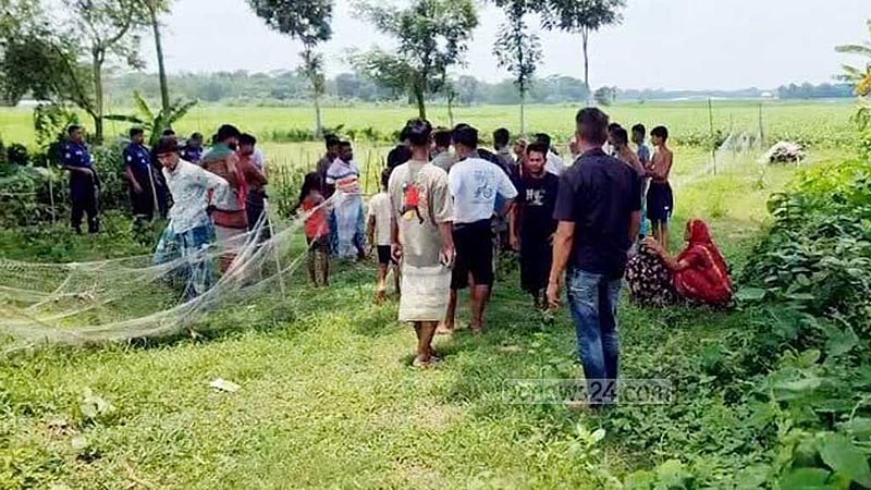 খেলনা ভেবে কুড়িয়ে পাওয়া বোমা শিশুর হাতেই বিস্ফোরণ