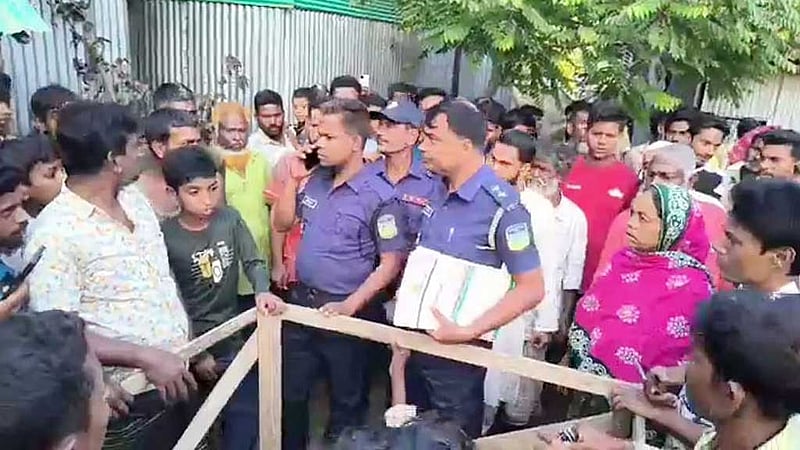 শেরপুরে নিখোঁজ শিশুর লাশ মিলল প্রতিবেশীর টয়লেটে, আটক ৩