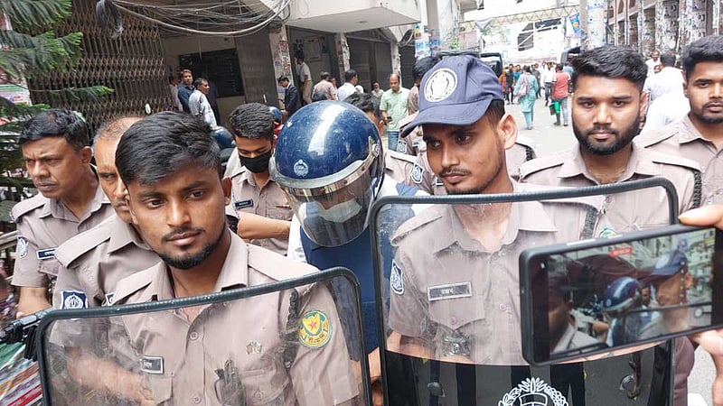 ঢাবির মিমোর ‘আত্মহত্যায় প্ররোচনা’: শিক্ষক সুদীপ তিন দিনের রিমান্ডে