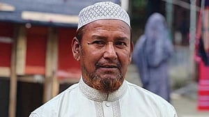 সিরাজগঞ্জে যমুনা নদীর ‘হাঁটু পানিতে’ নেমে নৌকার মাঝি নিখোঁজ