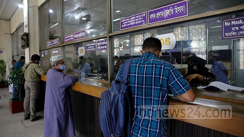 ছুটির আগে শনিবারে অফিস করছেন সরকারি চাকুরেরা