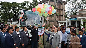 শাবি শিক্ষার্থীদের পরিবহনে যুক্ত হল নতুন আরও দুটি বাস