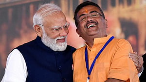 শুভেন্দুর নেতৃত্বে শপথ নিল পশ্চিমবঙ্গের প্রথম বিজেপি সরকার