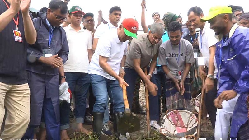 সিলেটে বাসিয়া নদী পুনঃখনন কাজের সূচনা করলেন প্রধানমন্ত্রী
