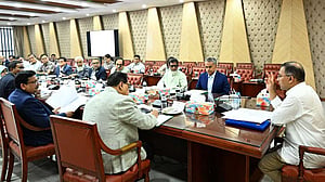 ট্রাফিক ব্যবস্থাপনার আধুনিকায়নে প্রধানমন্ত্রীর বৈঠক