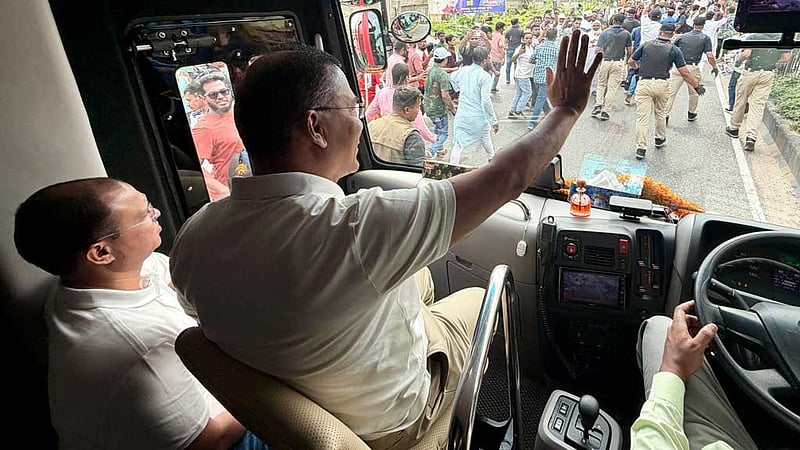 চাঁদপুরের পথে প্রধানমন্ত্রী