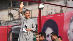 মে দিবসে ‘দেশ গড়ার শ্রমিক’ হওয়ার প্রত্যয় প্রধানমন্ত্রীর