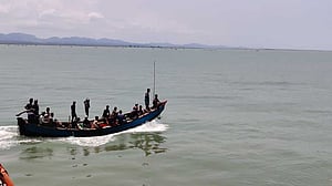 নাফ নদী থেকে নৌকাসহ আরও ৩ জেলে ধরে নিয়ে যাওয়ার খবর