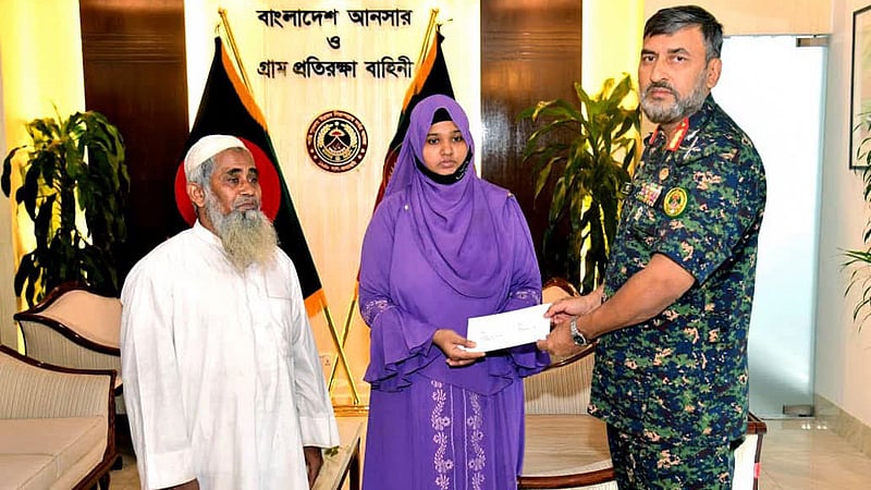 সড়ক দুর্ঘটনায় নিহত কর্মকর্তার ব্যাংক ঋণ শোধ করল আনসার ও ভিডিপি