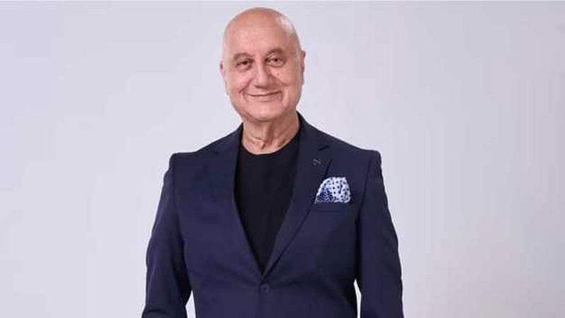 অনুপম খেরের গোঁফ বিসর্জন, কারণ কী