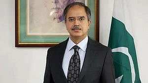পাকিস্তানের নতুন পররাষ্ট্র সচিব অসীম ইফতিখার