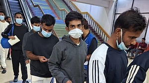 লিবিয়ার বন্দিশালা থেকে ফিরলেন ১৭৪ বাংলাদেশি